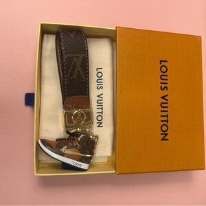 Unbranded mini sneaker keychain